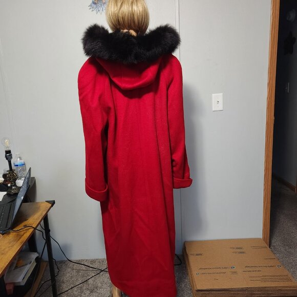 #705 L/XL Wool blend f/l cpat, fox fur trimmed hood - Picture 3 of 5